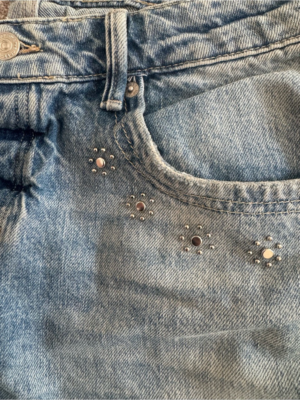 NWOT Women's Free People We The Free Tennessee Low-Rise Boyfriend Studded Jeans - Picture 7 of 10
